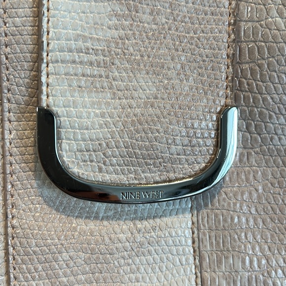 Nine West women purse color nude - Picture 4 of 9